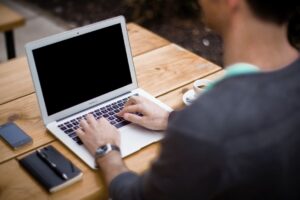 Evden Çalışma Döneminde Meydana Gelen İş Kazalarından İşverenin Sorumluluğu